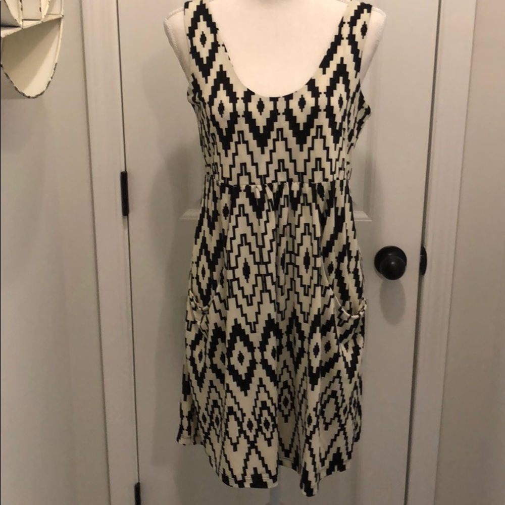 Small dress with pockets